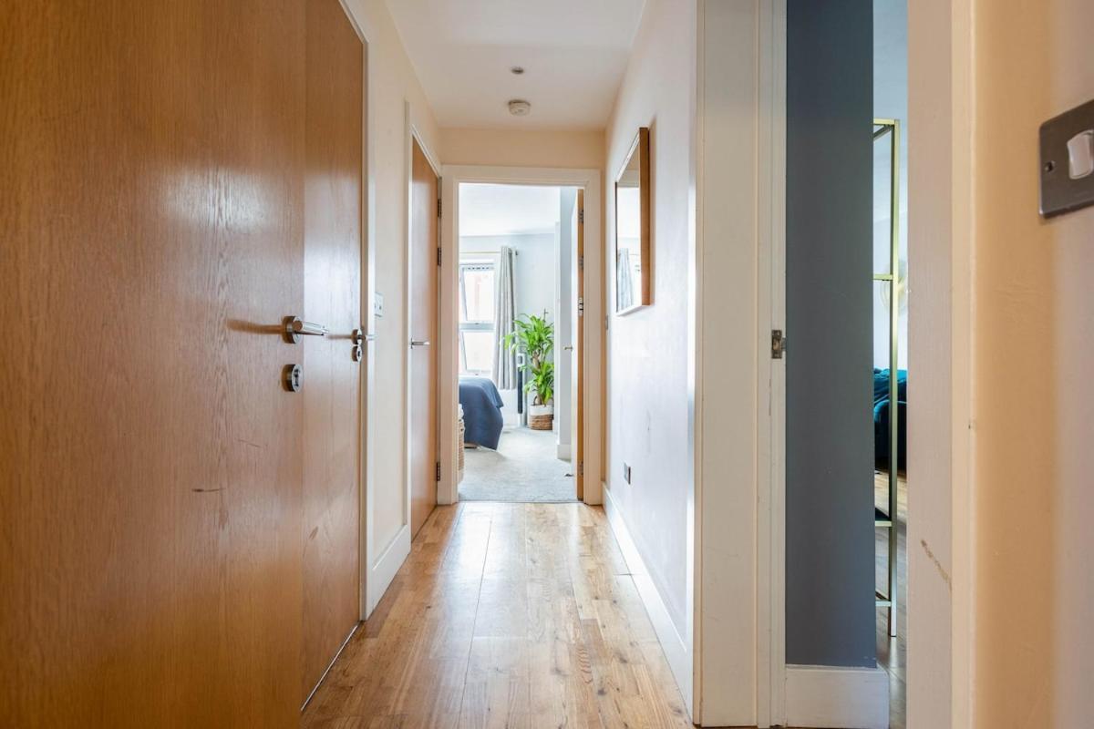 Lovely Harbourside With Free Parking Apartment Bristol