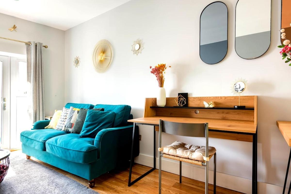Lovely Harbourside With Free Parking Apartment *