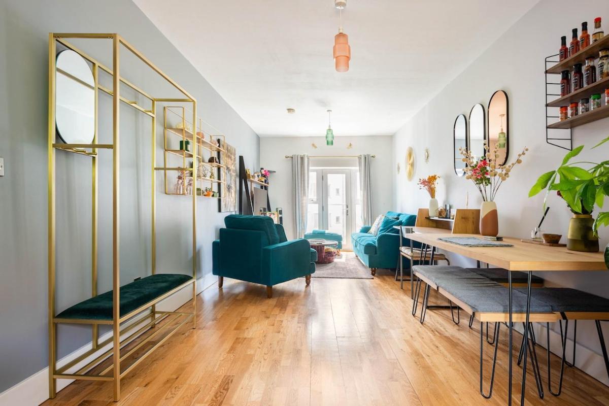 Lovely Harbourside With Free Parking Apartment Bristol
