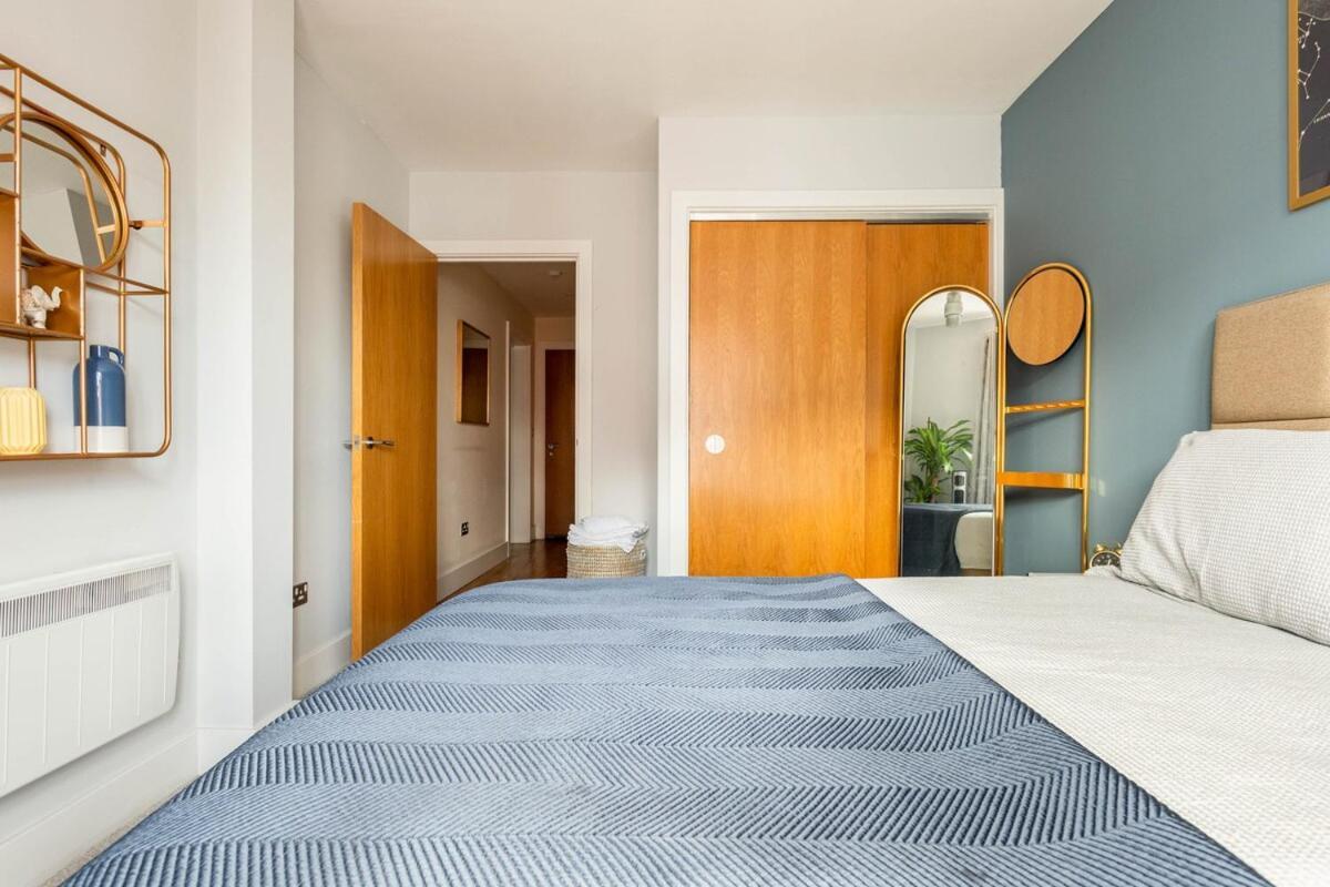 Lovely Harbourside With Free Parking Apartment